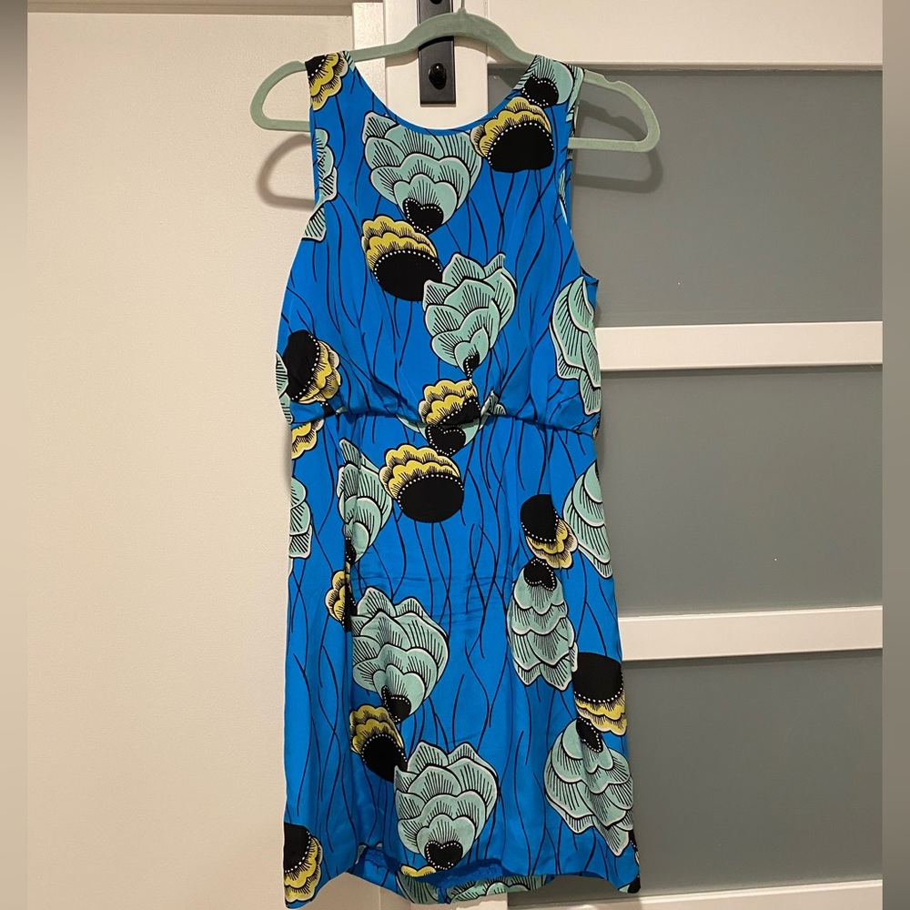 Anthropologie Sariah dress. Size 6. Beautiful blue floral print. 100% silk.